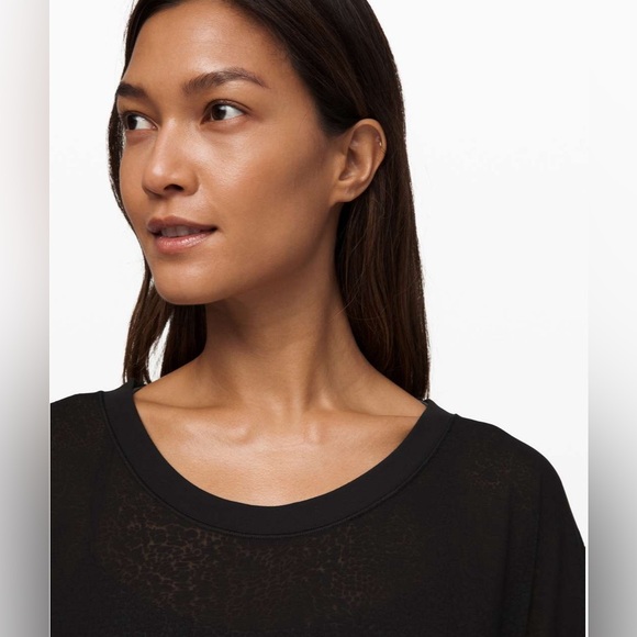 Lululemon Between Moments Tee - Polar Shift Veil Black - Picture 2 of 4